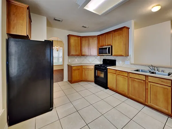 $2,205 | 28726 Hidden Cove Drive, Magnolia, TX 77354