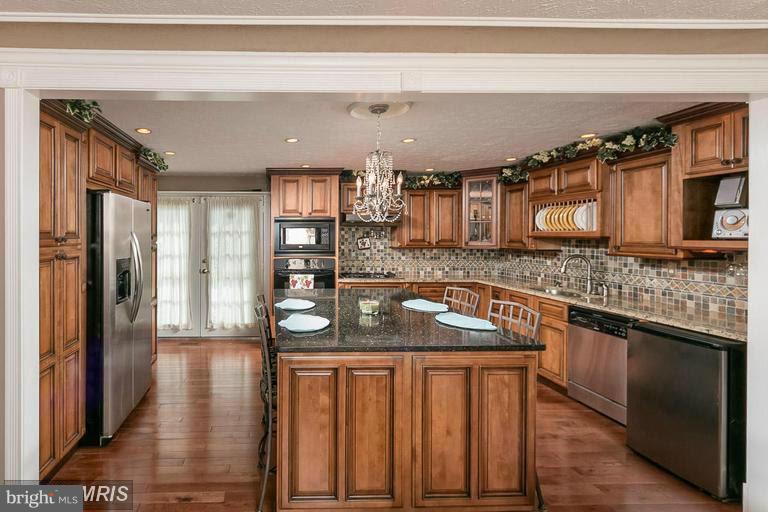 19 Box Circle Baltimore, MD 21221 - Photo 7 of 21 Kitchen
