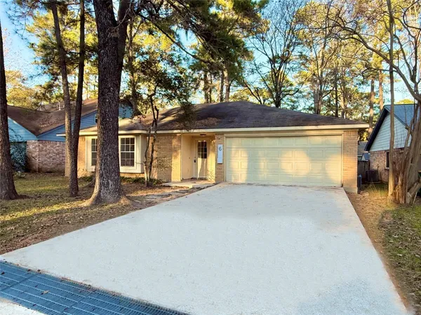 $1,800 | 6 Maywind Court, The Woodlands, TX 77381