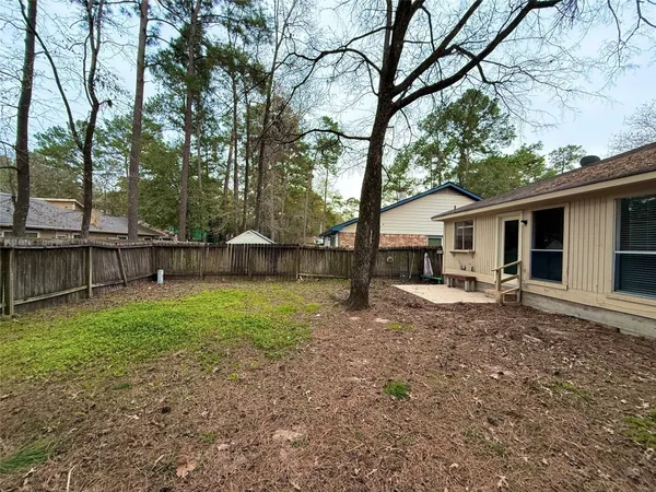 $1,800 | 6 Maywind Court, The Woodlands, TX 77381