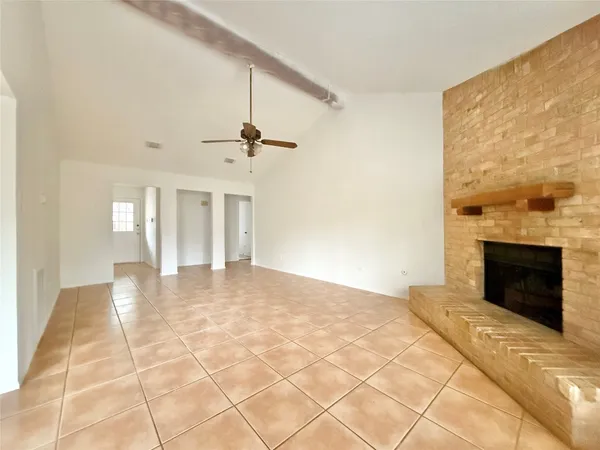 $1,800 | 6 Maywind Court, The Woodlands, TX 77381