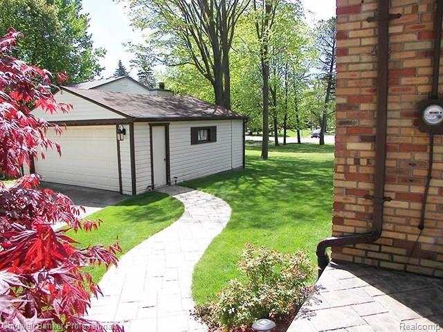 23610 Power Road Farmington, MI 48336 - Photo 34 of 53 100_4769.jpg