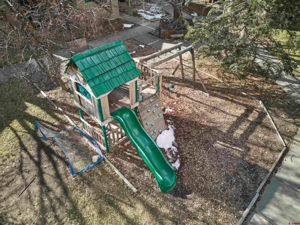 a view of a yard