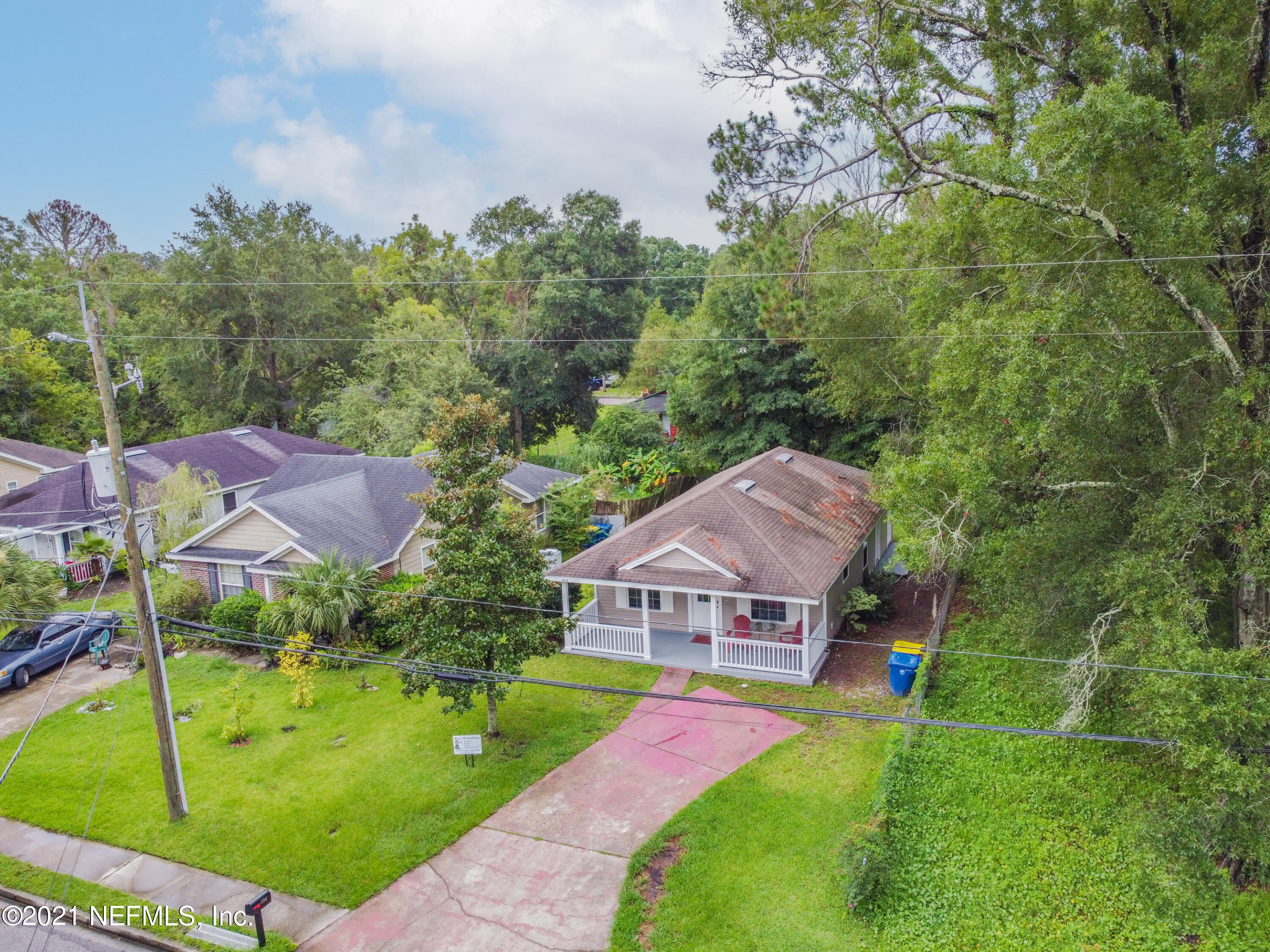 2154 Brooklyn Road Jacksonville, FL 32209 - Photo 25 of 37 an aerial view of a house with swimming pool and garden