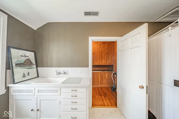 $850,000 | 1 Whitehall Way, Anderson, IN 46013