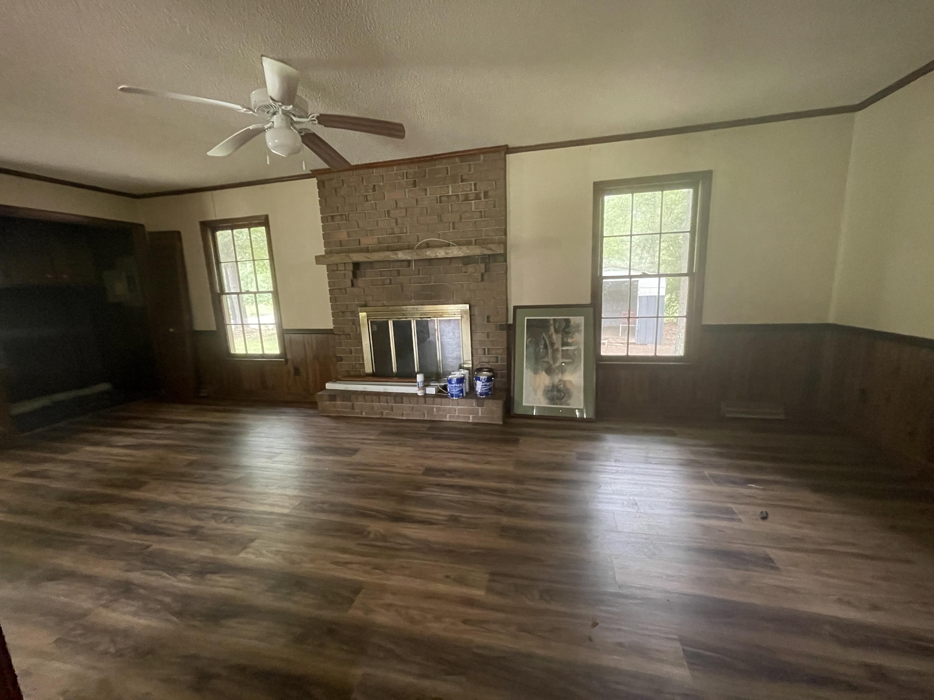 5 Horton Road Kingstree, SC 29556 - Photo 2 of 9 Living Room
