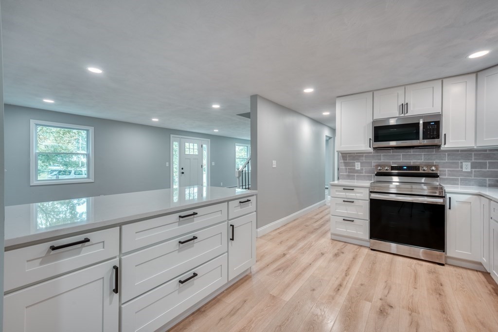 23 Donegal Road Peabody, MA 01960 - Photo 3 of 28 Gallery Image 3