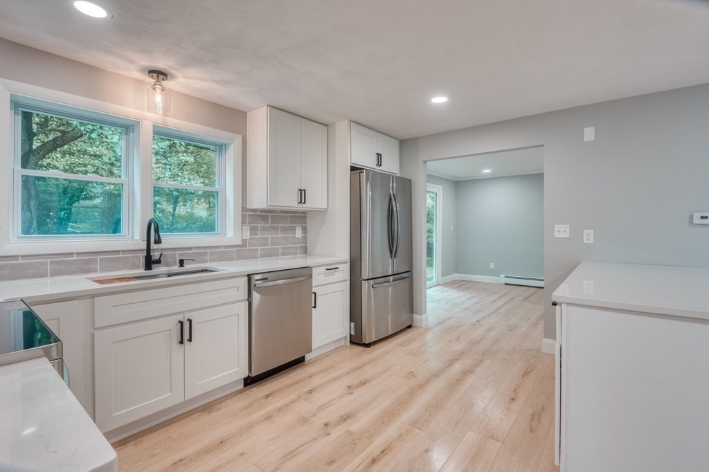 23 Donegal Road Peabody, MA 01960 - Photo 4 of 28 Gallery Image 4
