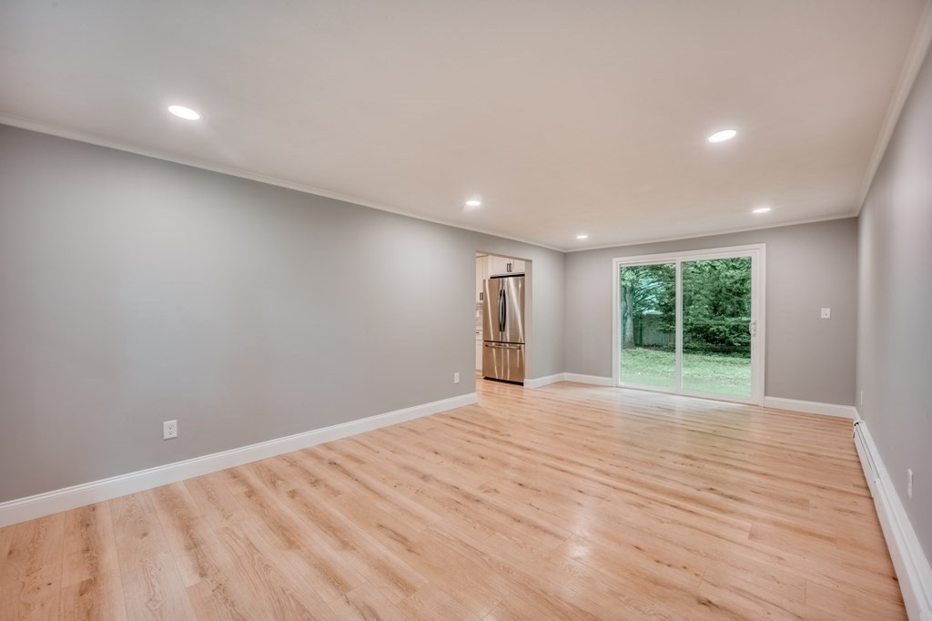23 Donegal Road Peabody, MA 01960 - Photo 8 of 28 Gallery Image 8