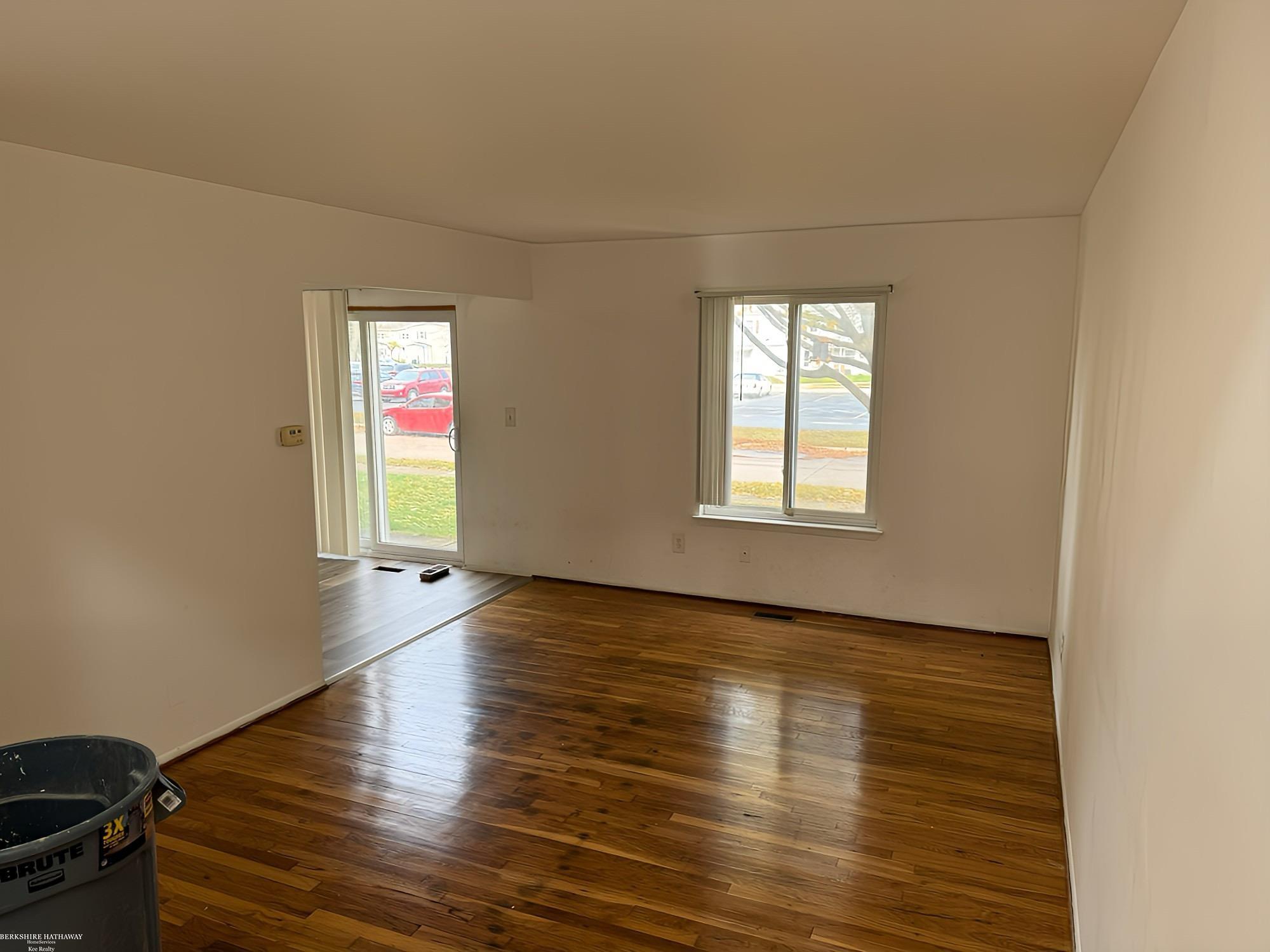 8602 Kaltz Street Center Line, MI 48015 - Photo 5 of 9