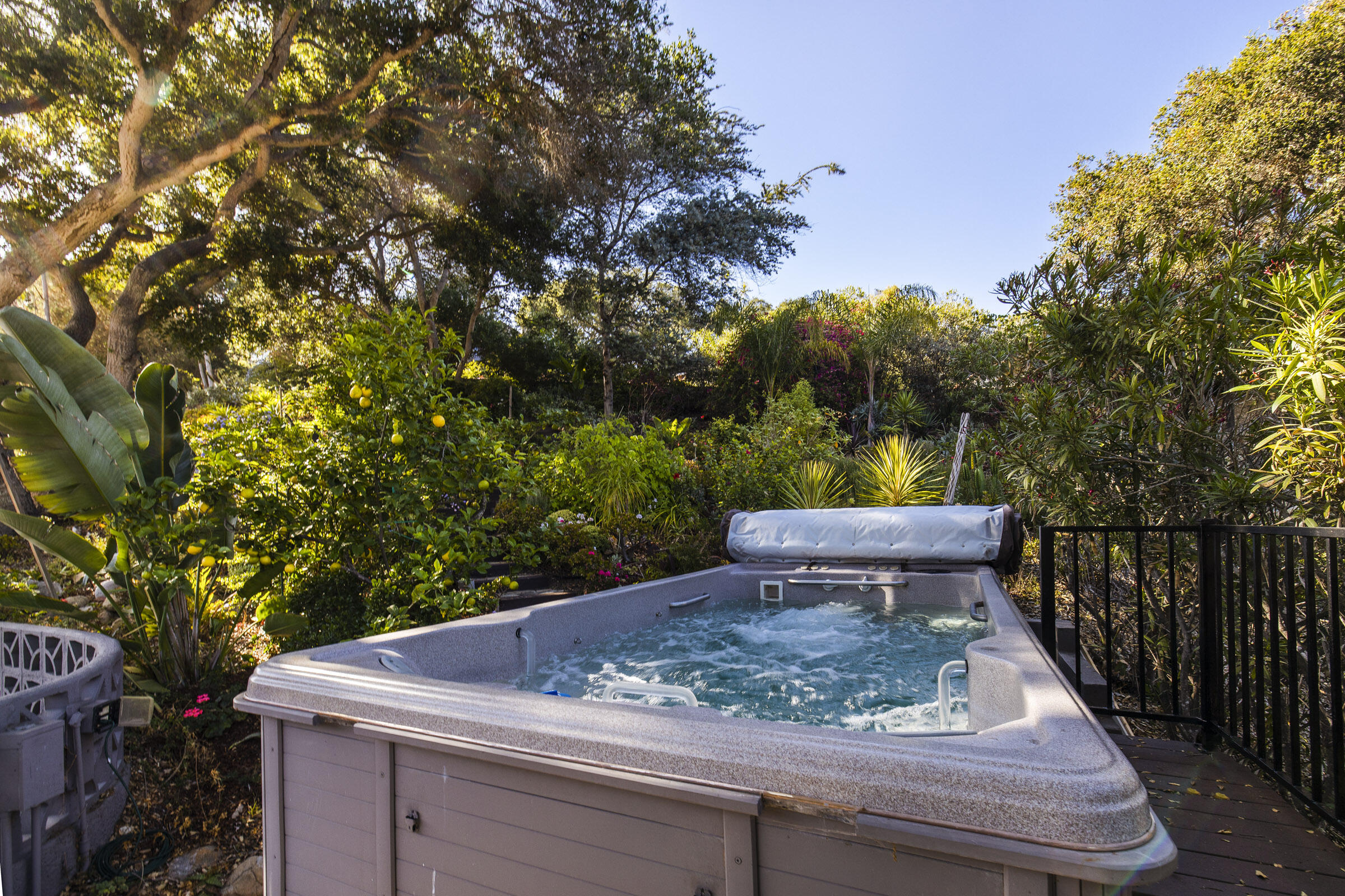 1118 Manitou Road Santa Barbara, CA 93101 - Photo 10 of 33 1118 Manitou_0012