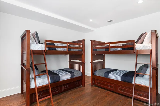 $7,250,000 | 20 Devonshire Lane, Amagansett, NY 11930