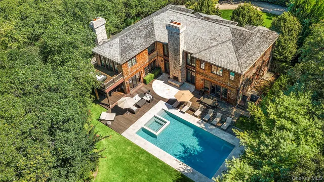 $7,250,000 | 20 Devonshire Lane, Amagansett, NY 11930