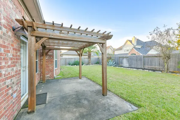 $399,995 | 13814 Swan Hollow Lane, Houston, TX 77041