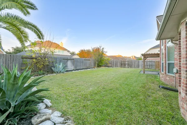 $399,995 | 13814 Swan Hollow Lane, Houston, TX 77041