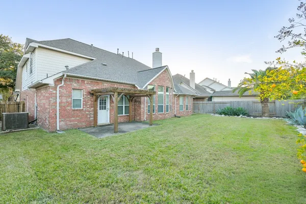 $399,995 | 13814 Swan Hollow Lane, Houston, TX 77041