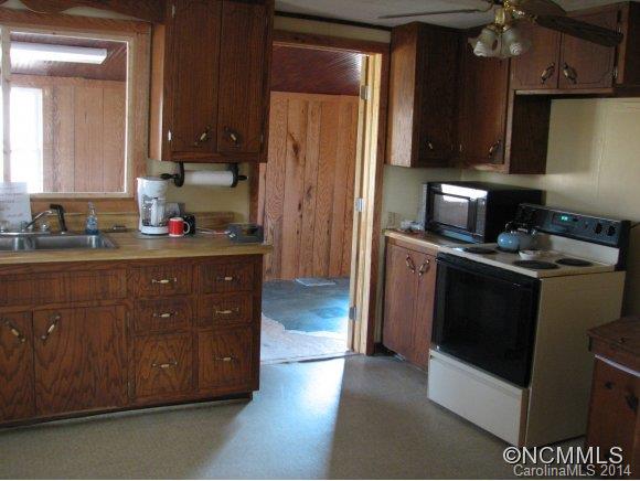 1369 North Ridge Road Hendersonville, NC 28792 - Photo 3 of 15