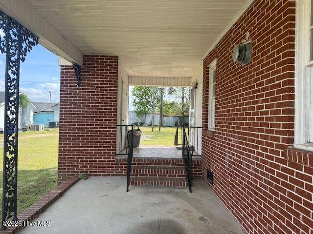 31 Abron Street Clinton, NC 28328 - Photo 20 of 29 Carport entrance