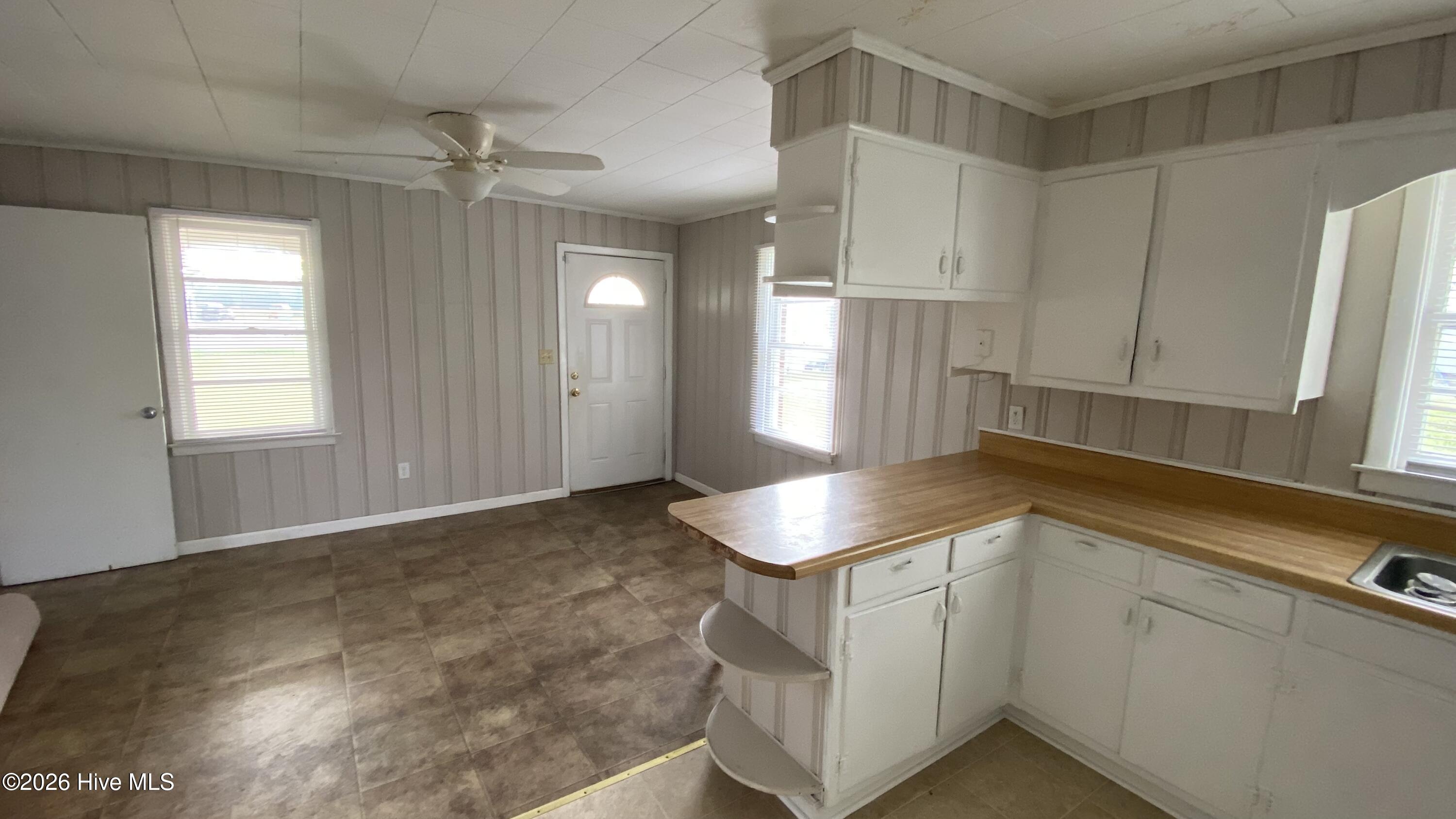 31 Abron Street Clinton, NC 28328 - Photo 5 of 29 Combination Dining