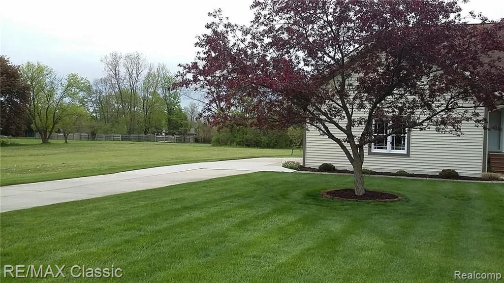 565 Grace Avenue Rochester Hills, MI 48307 - Photo 53 of 55