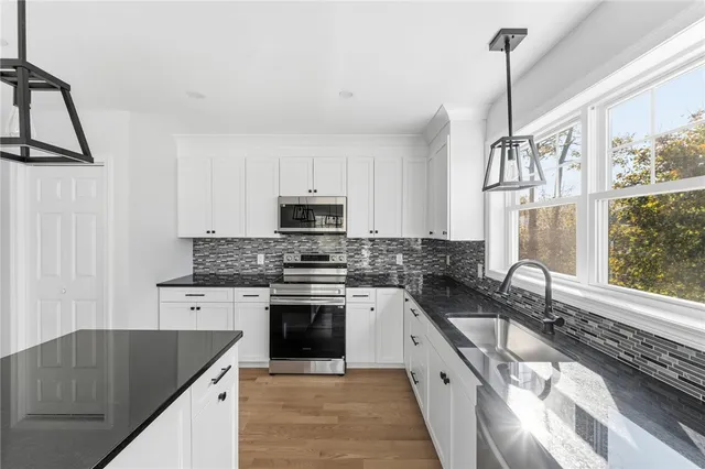 $539,000 | 6 Teresa Ann Crossing, West Warwick, RI 02893