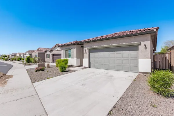 $3,600 | 19532 North 27th Place, Phoenix, AZ 85050