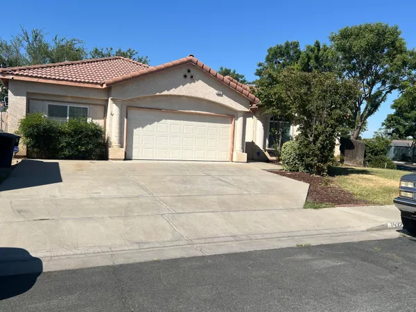 $430,000 | 1532 West Picadilly Court, Hanford, CA 93230