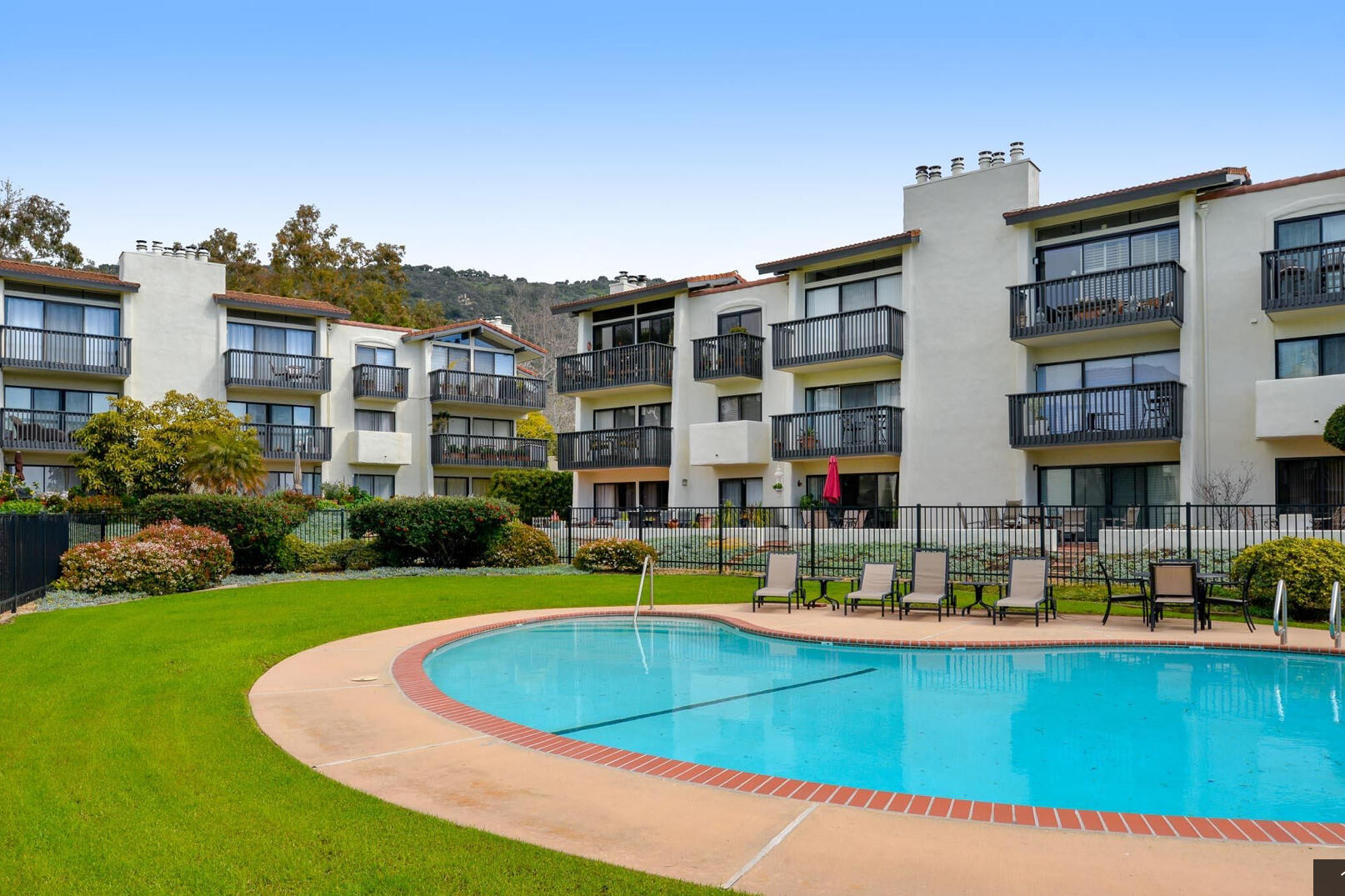 3375 Foothill Road, Unit 624 Carpinteria, CA 93013 - Photo 4 of 11 IMG_2819
