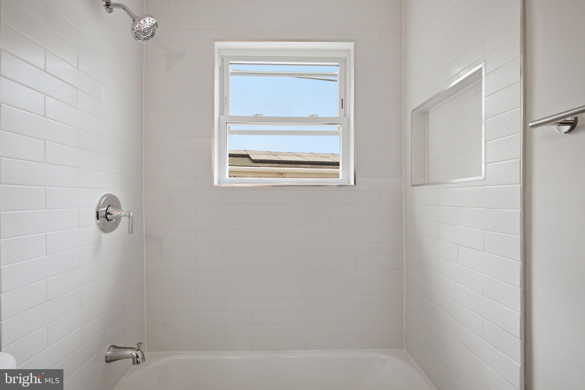 6615 Valley Park Road Capitol Heights, MD 20743 - Photo 11 of 25 Bright and airy bathroom r