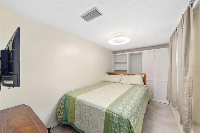 $325,000 | 7075 Southeast County Highway, Belleview, FL 34420