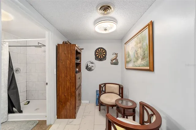 $325,000 | 7075 Southeast County Highway, Belleview, FL 34420