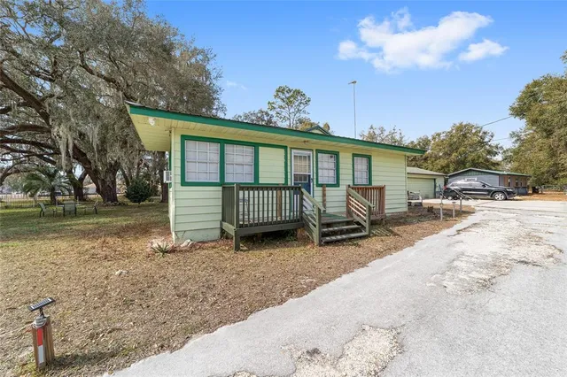 $325,000 | 7075 Southeast Highway 25A, Belleview, FL 34420