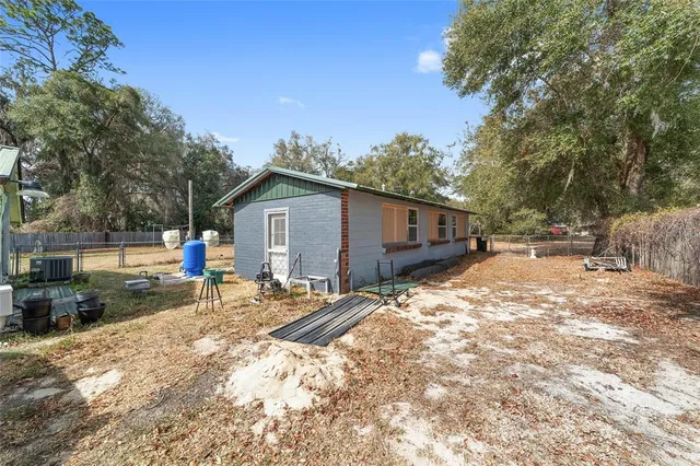 $325,000 | 7075 Southeast County Highway, Belleview, FL 34420
