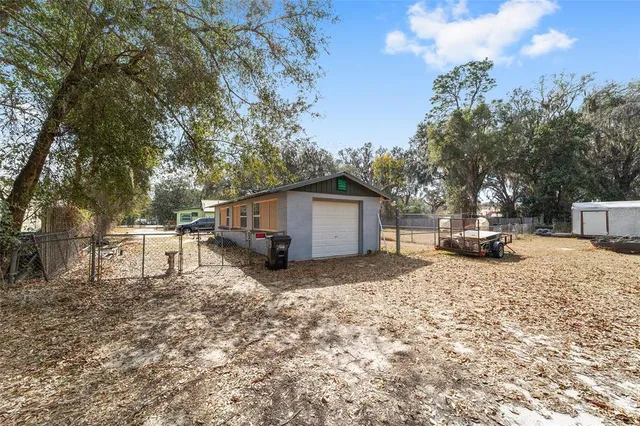 $325,000 | 7075 Southeast County Highway, Belleview, FL 34420