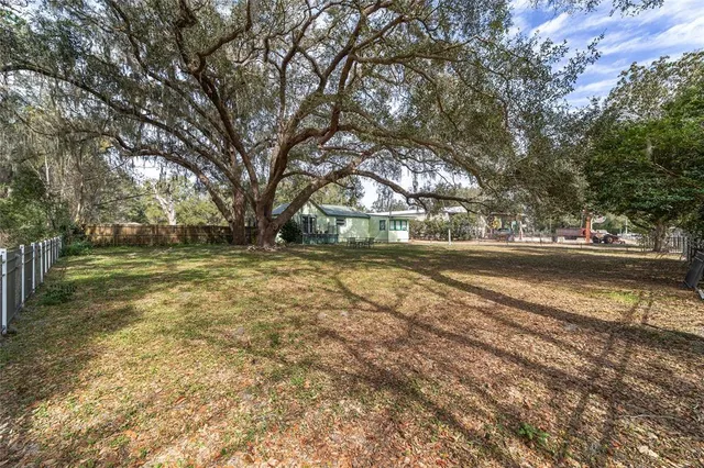$325,000 | 7075 Southeast County Highway, Belleview, FL 34420