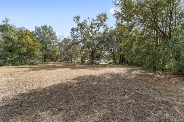 $325,000 | 7075 Southeast County Highway, Belleview, FL 34420