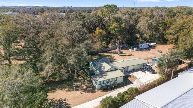 $325,000 | 7075 Southeast County Highway, Belleview, FL 34420