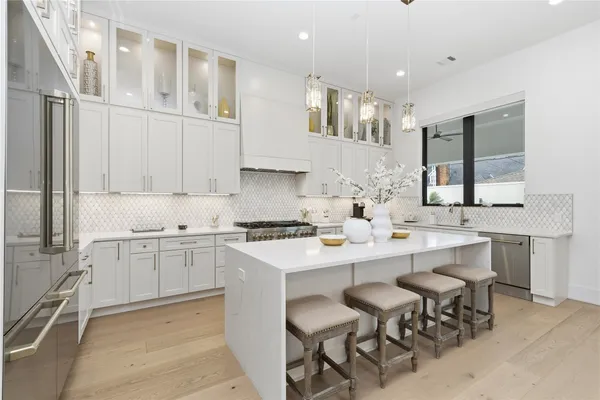 $12,000 | 13034 Memorial Drive, Houston, TX 77079