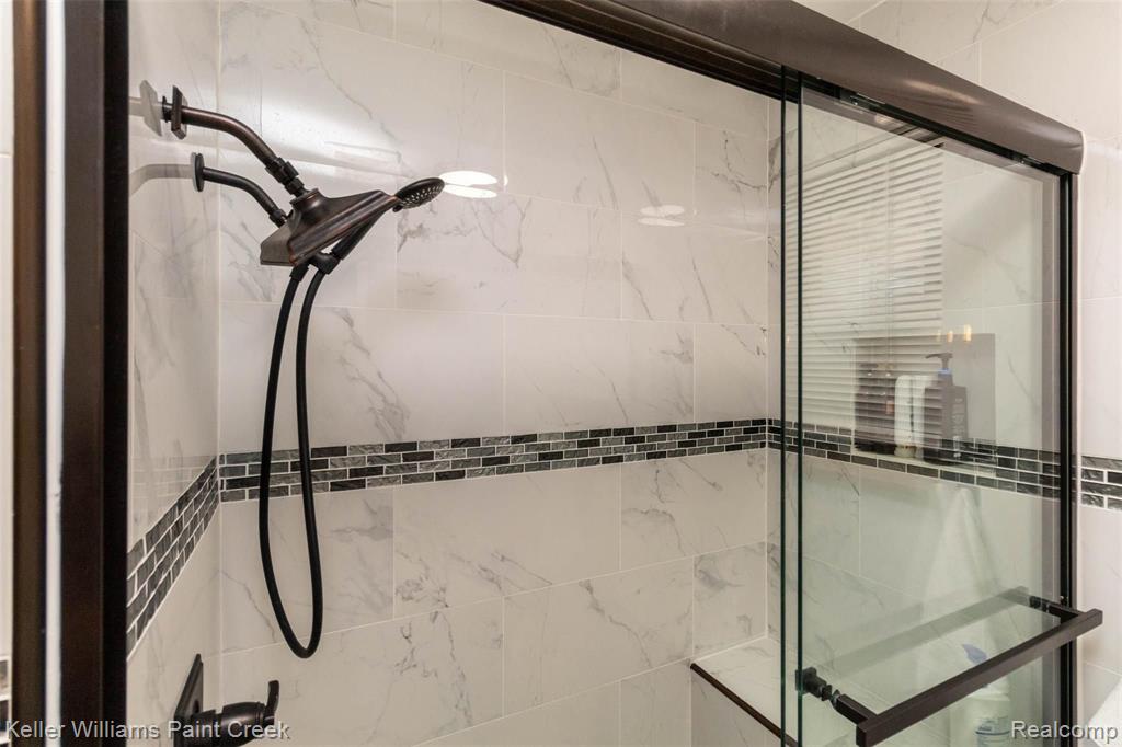 11031 Twelve Mile Road Warren, MI 48093 - Photo 20 of 41