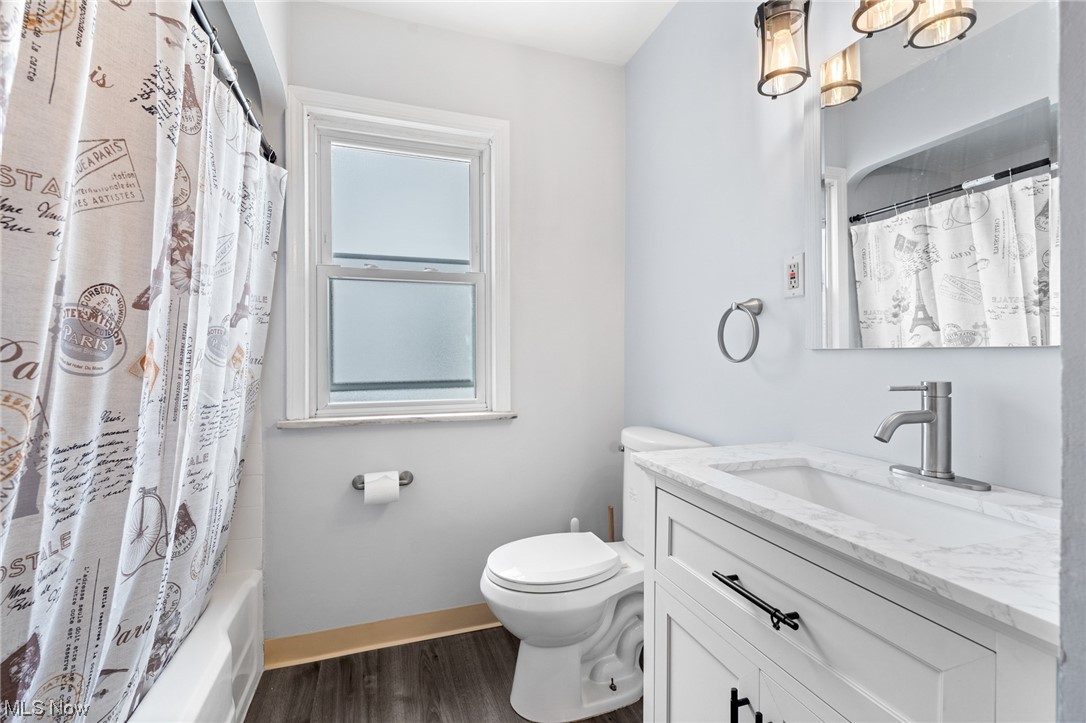 3694 Grosvenor Road Cleveland, OH 44118 - Photo 9 of 29