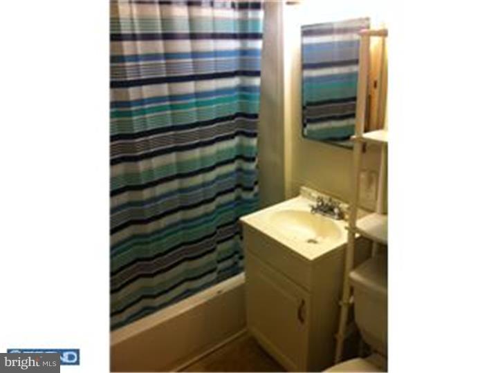 2957 East Octagon Road Camden, NJ 08104 - Photo 6 of 7 Bathroom