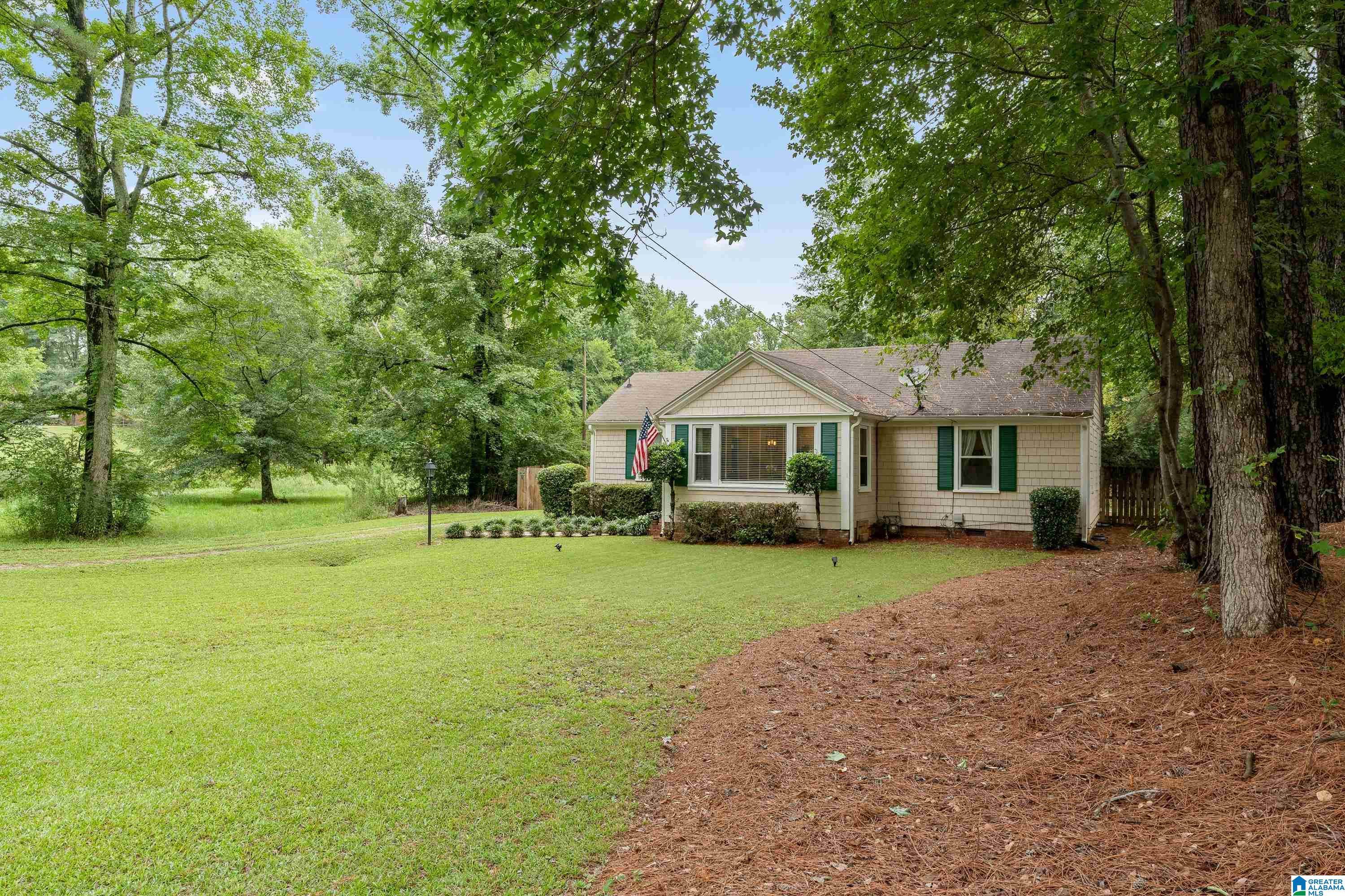 1006 Pineview Road Jasper, AL 35504 - Photo 2 of 32