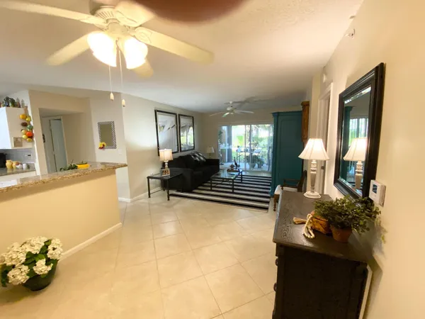 $3,200 | 284 Village Boulevard, Unit 9112, Tequesta, FL 33469