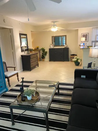 $3,200 | 284 Village Boulevard, Unit 9112, Tequesta, FL 33469