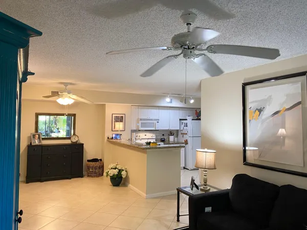 $3,200 | 284 Village Boulevard, Unit 9112, Tequesta, FL 33469