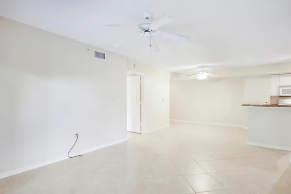 $3,200 | 284 Village Boulevard, Unit 9112, Tequesta, FL 33469