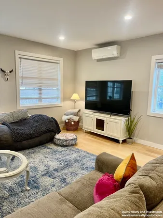 $7,900 | 599 East Broadway, Unit 2, Boston, MA 02127