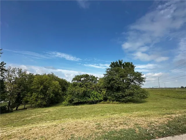 $120,000 | 1548 Timber Ridge Drive, Liberty, MO 64068