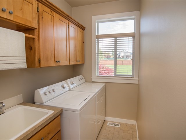 2011 South Steen Road Greenacres, WA 99016 - Photo 11 of 20