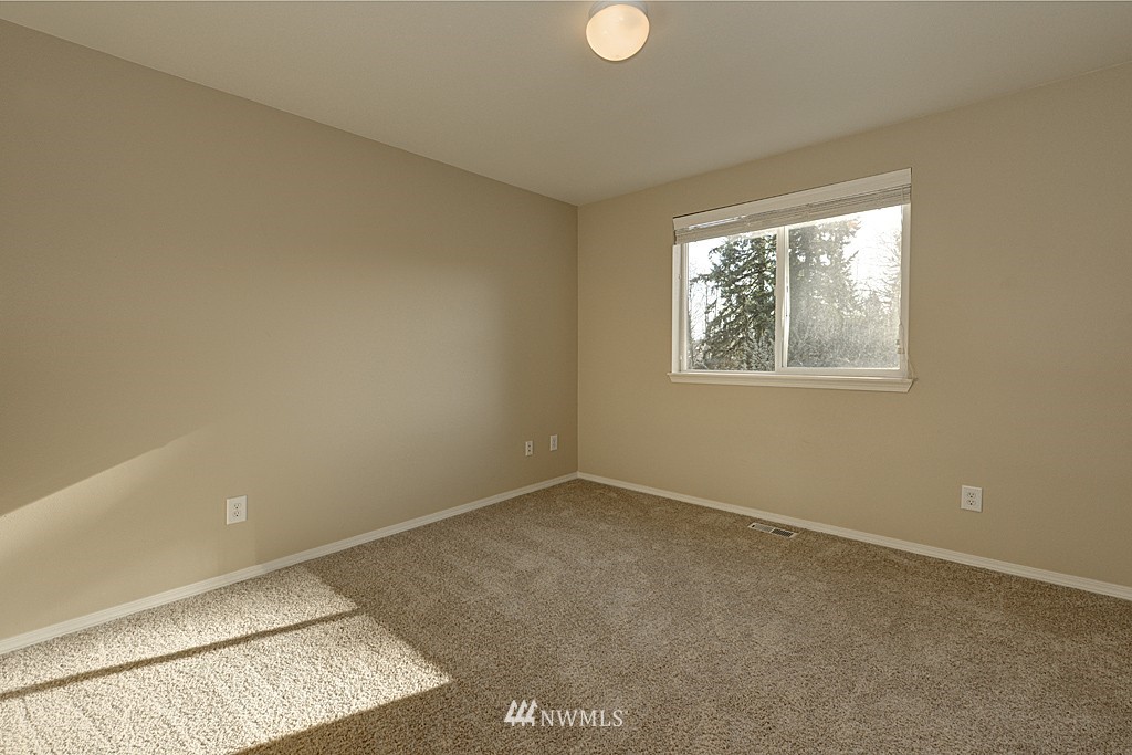 4519 Northeast 5th Street Renton, WA 98059 - Photo 15 of 22